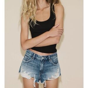 NWT ZARA TRF RIPPED MID-RISE DENIM SHORTS